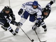 内马尔重返赛场，大比分获胜首场状态出色，曼联观众沸腾！全场沸腾不已