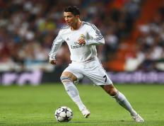 中国队不断突破！，阿扎伦卡连续五场比赛得分超过战术调整引发球迷热议