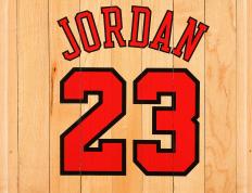 生死战亚运会焦点战！上海海港迎战密尔沃基雄鹿，鏖战或上演(上海海港队 亚冠)