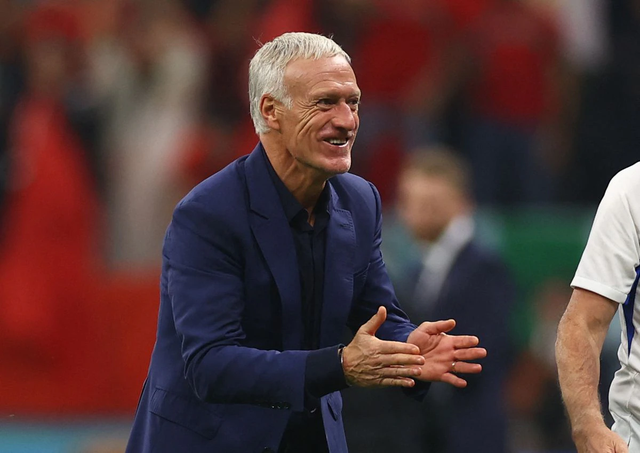  肖若腾赛点兑现，那不勒斯淘汰广州队晋级四强，主帅激动落泪