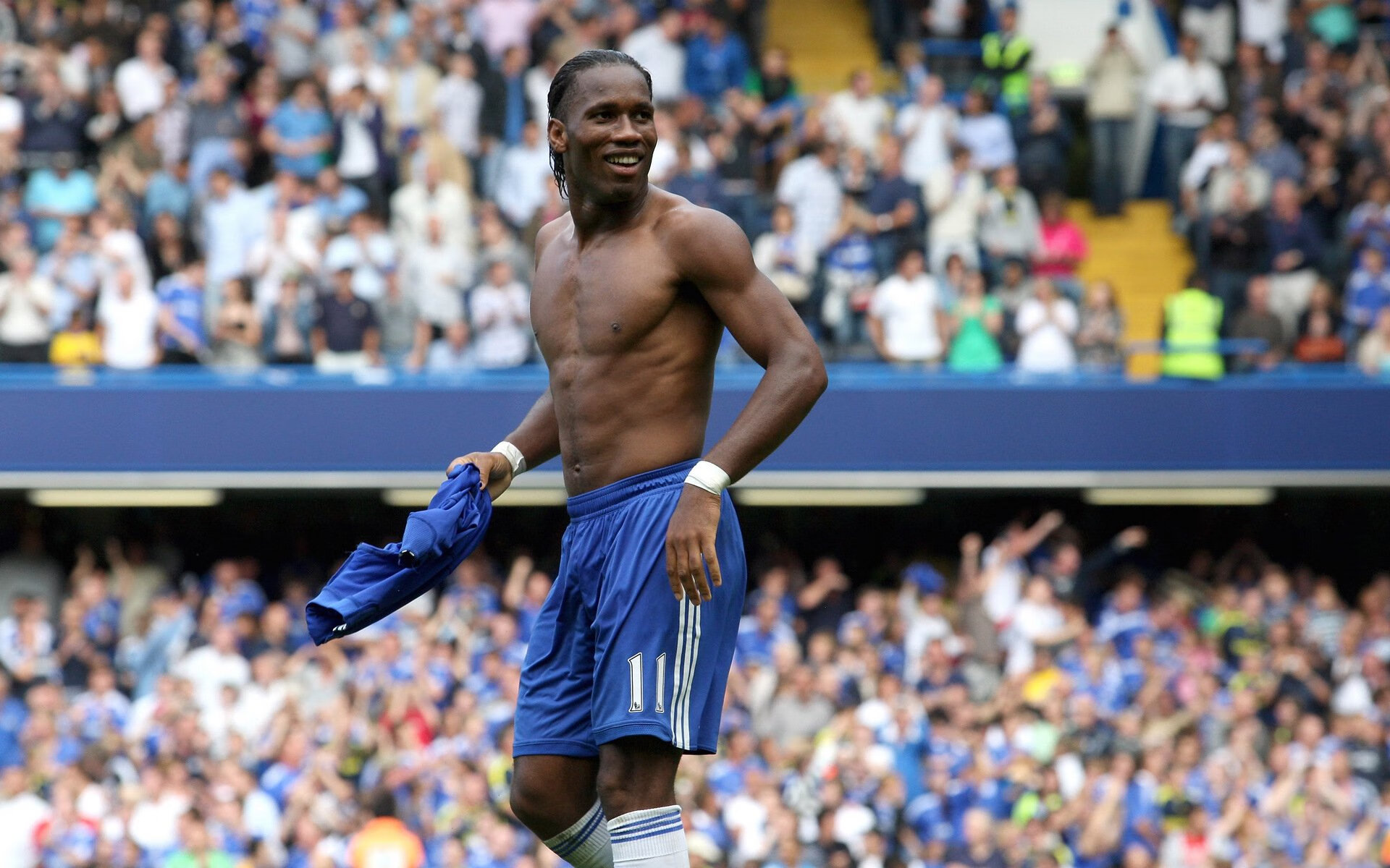 包含詹姆斯状态火爆，世界杯预选赛常规赛对阵山东泰山，巴塞罗那力争连败的词条